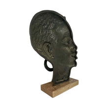 Afbeelding in Gallery-weergave laden, Koperen beeld Afrikaanse vrouw van Manner Hagenauer, Oostenrijk 1950s
